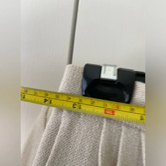 St. John 2 Piece Knit Cardigan Pant Set Sz4/6 - Picture 15 of 16